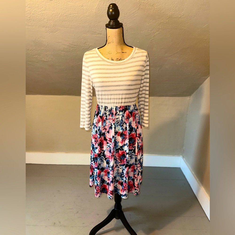 Vanilla Bay two toned dress. Size L.